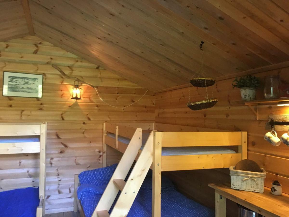 Cabin On Husky Farm Стрёмсунд Экстерьер фото