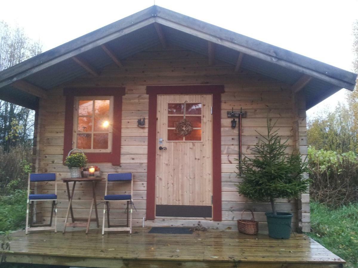 Cabin On Husky Farm Стрёмсунд Экстерьер фото
